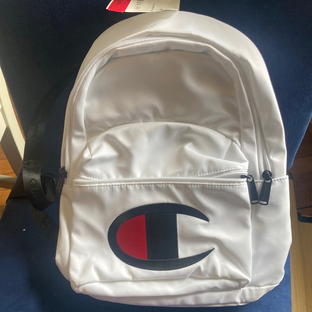 Champion LOGO medium size backpack NWT
